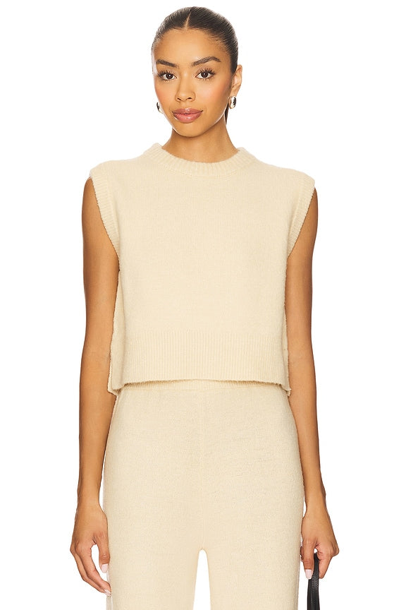 Pilar Vest