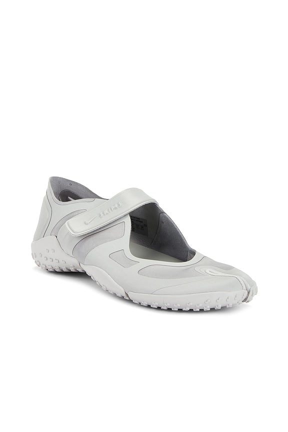Rift Satin Sneaker