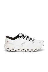 Cloud X 5 Sneaker
