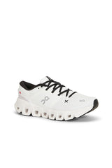 Cloud X 5 Sneaker