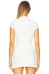 Vieno Keyhole Fitted Top