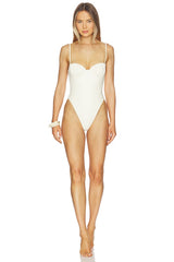 Calpernia One Piece