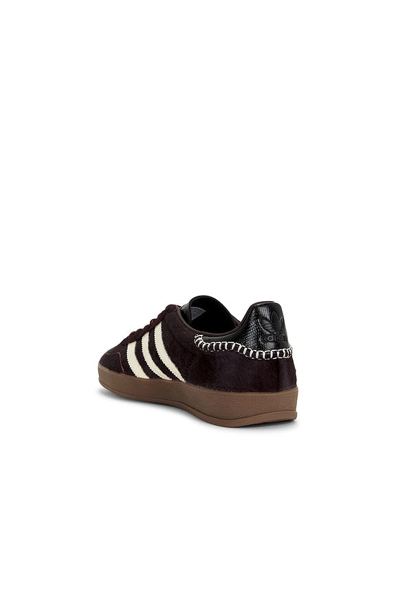 Gazelle Pony Sneaker