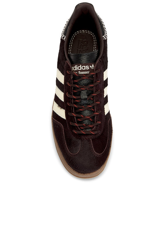 Gazelle Pony Sneaker