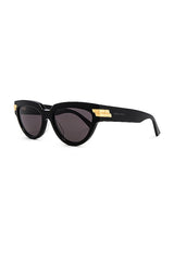 Bold Ribbon Cat Eye Sunglasses