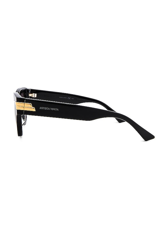 Bold Ribbon Cat Eye Sunglasses