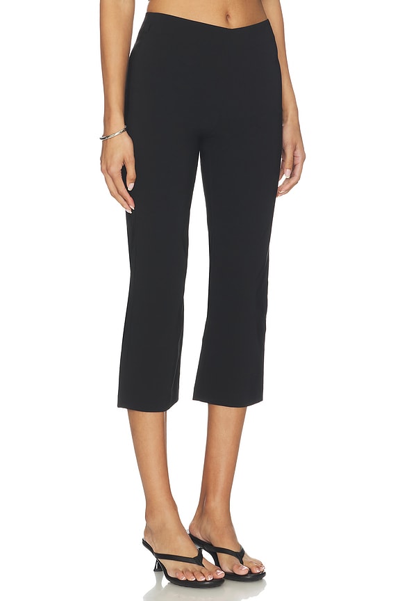 Elora Capri