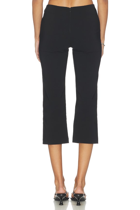 Elora Capri