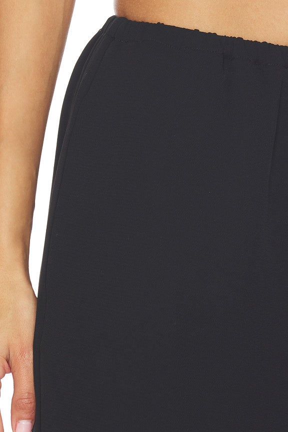 Loretta Crepe Short