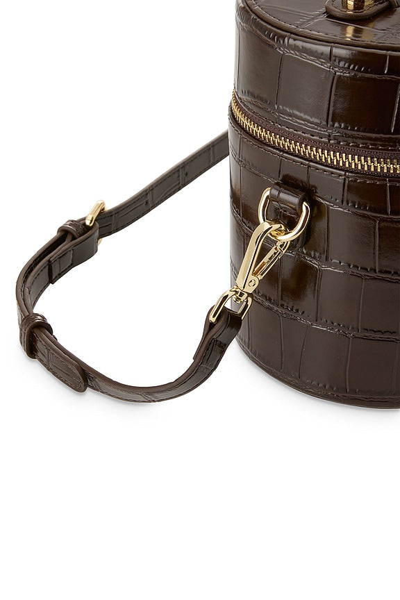 x REVOLVE Oval Toiletry Case