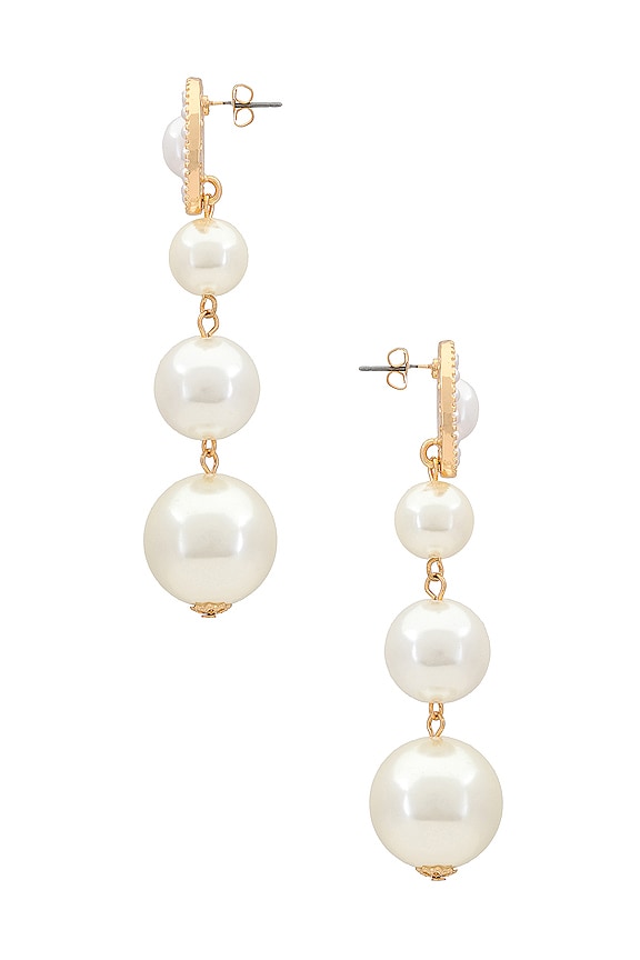 Graduating Pearl Dangle Earrings