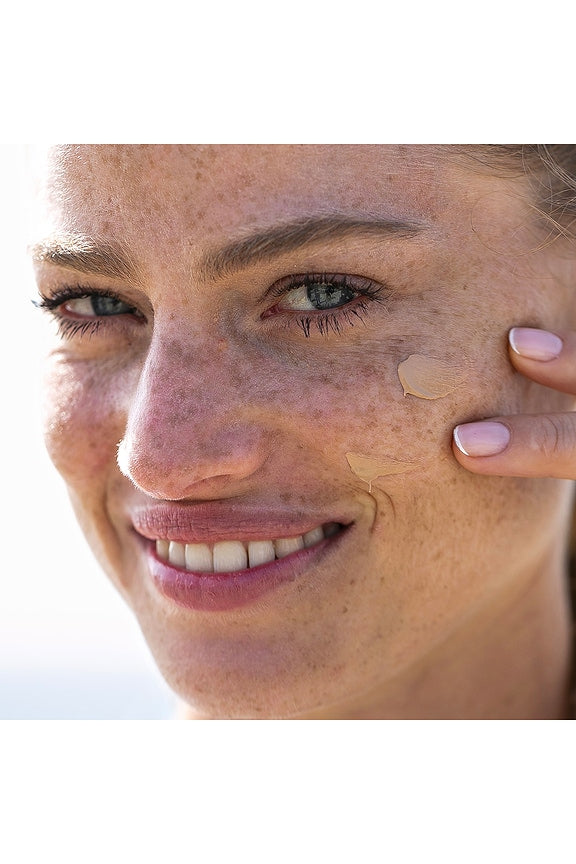 GLOW ME + Tinted Moisturizer 30 SPF