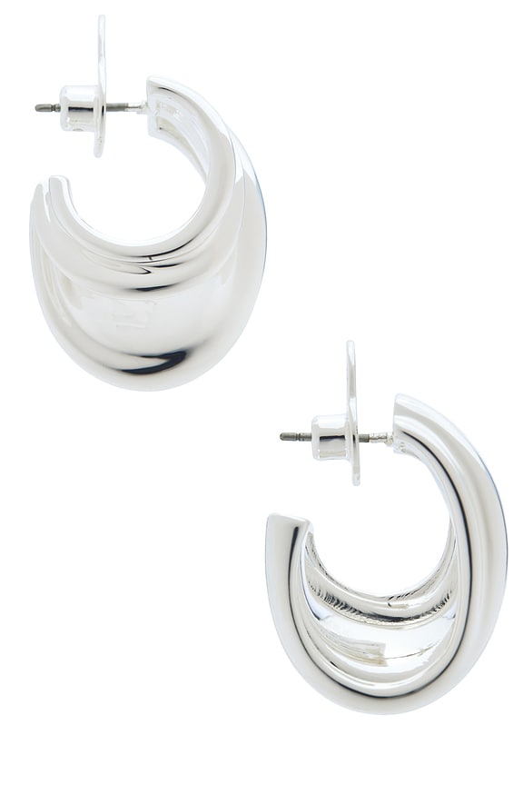 Leona Hoops