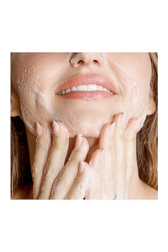 Turmeric Glow Foaming Cleanser