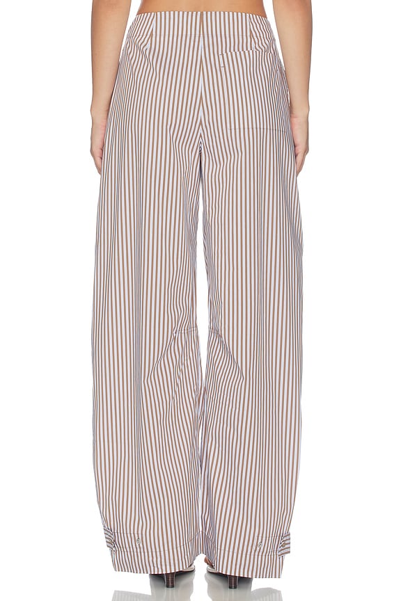 Freya Pant