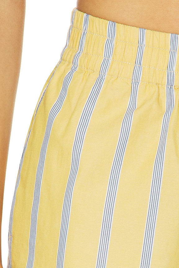 Pull On Shorts in Washed Poplin