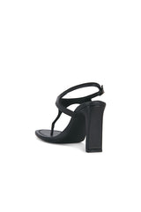 The Gia Thong Heel