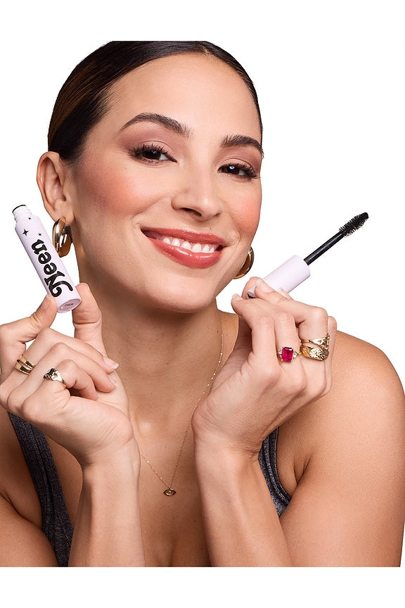 Pretty Extra Mascara
