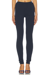Sculpted Hip Legging in Dark Navy
