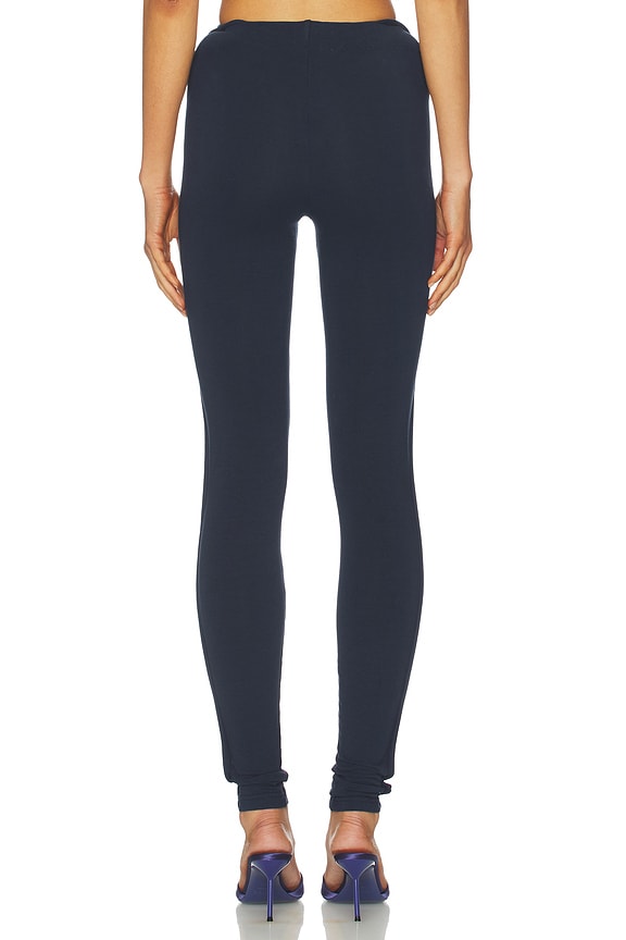 Sculpted Hip Legging in Dark Navy