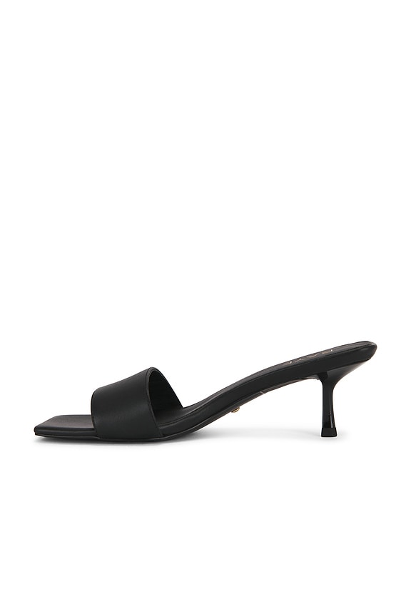 Isabelline Sandal