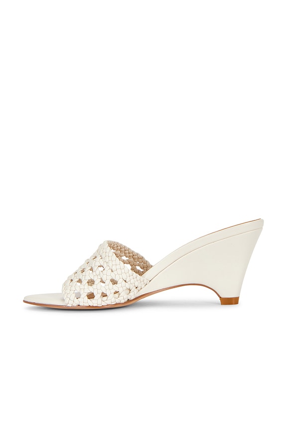 Estela Wedge