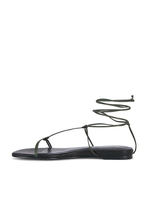 Elisa Sandal