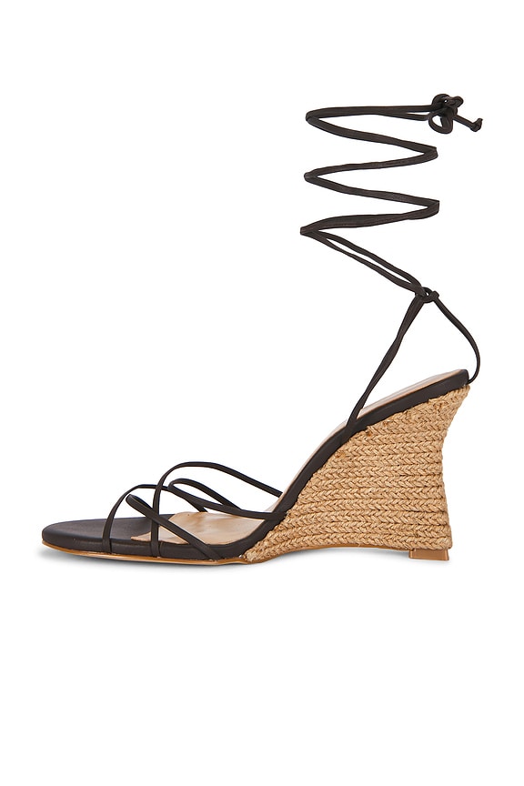 Nayla Wedge