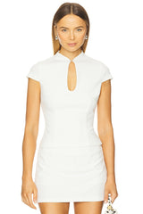 Vieno Keyhole Fitted Top