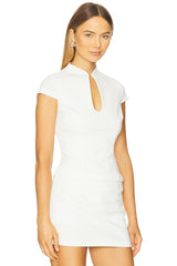 Vieno Keyhole Fitted Top