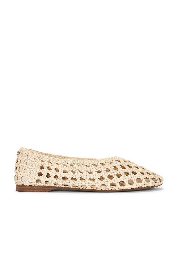 Shira Flat