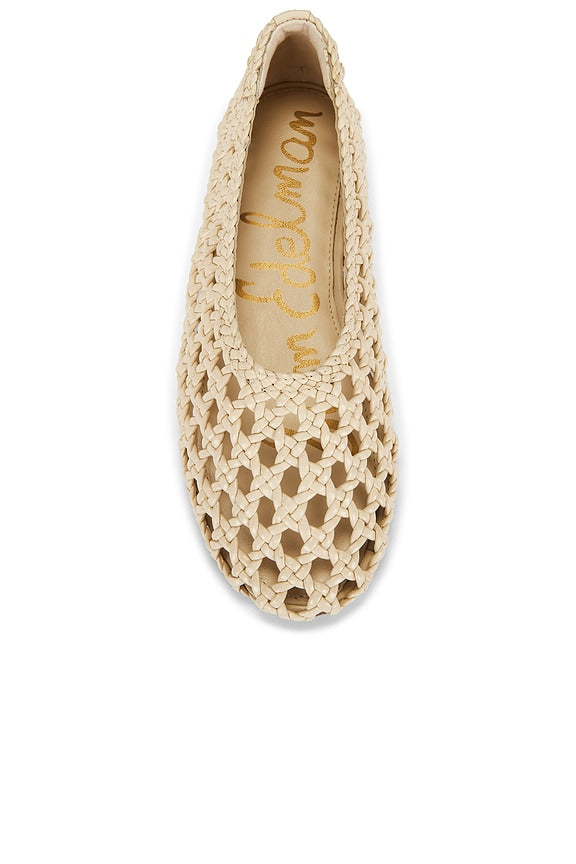 Shira Flat