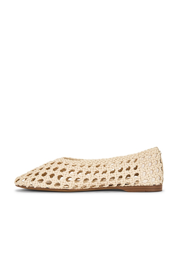 Shira Flat