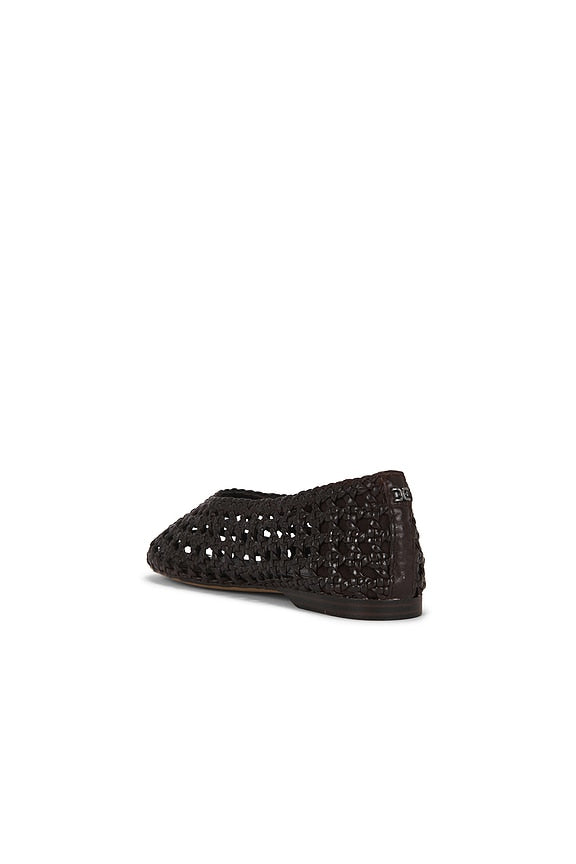 Shira Flat