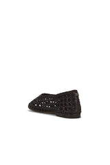 Shira Flat