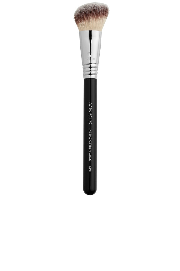 F43 Soft Angled Cheek Brush
