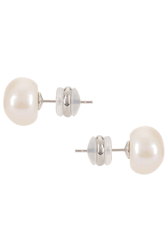 Pearl Stud Earring