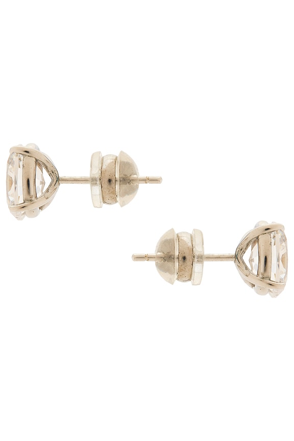 Oval Solitaire Stud