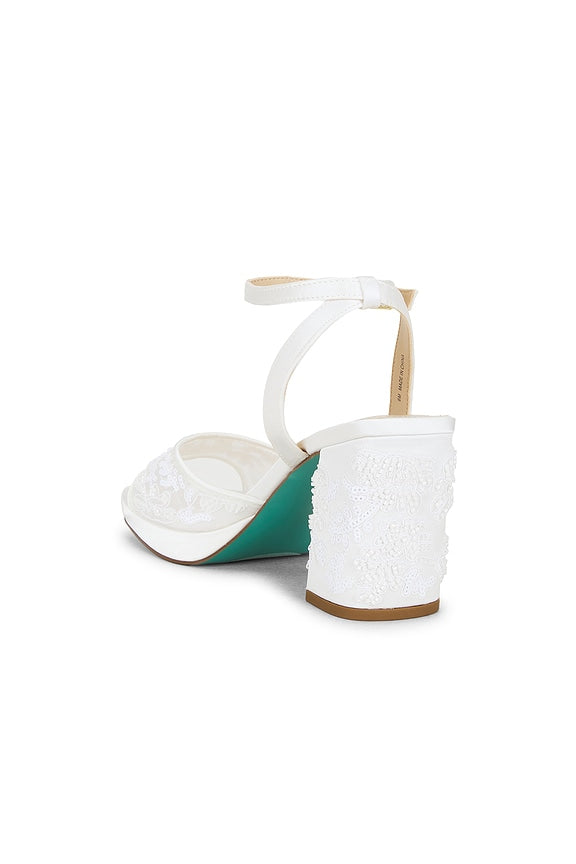 X Betsey Johnson Junie Pump
