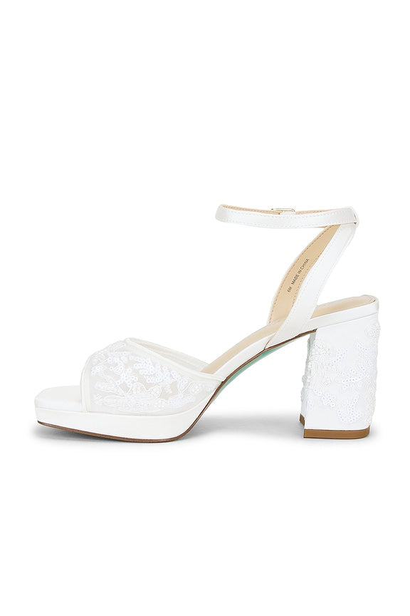X Betsey Johnson Junie Pump