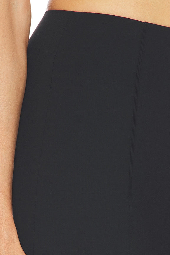 Pintuck Capri