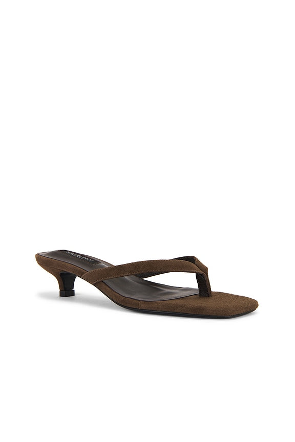 Annie Heel