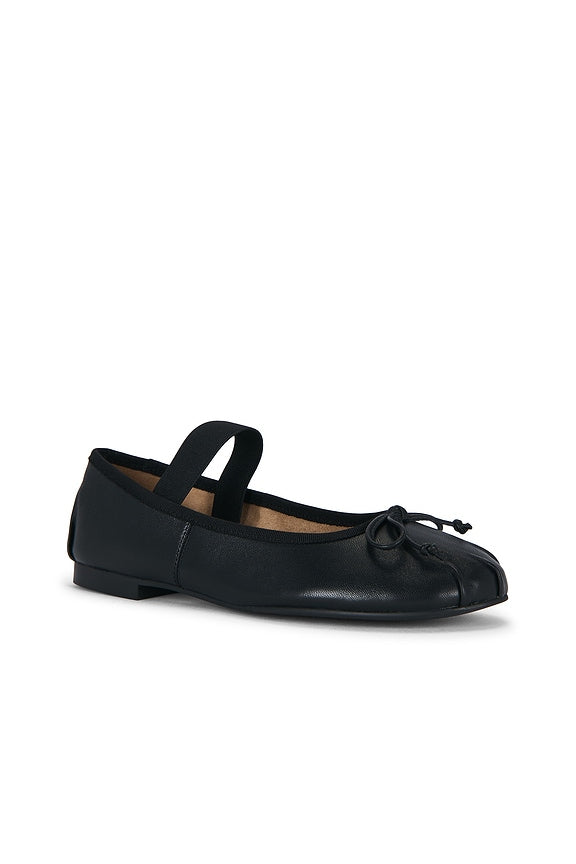 Caspian Mary Jane Flat