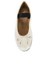 Caspian Mary Jane Flat