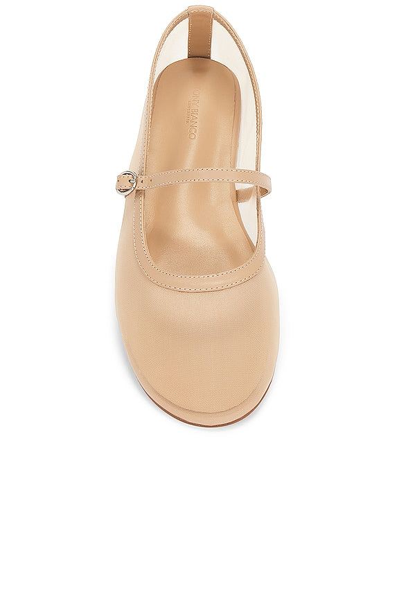 Melany Flat